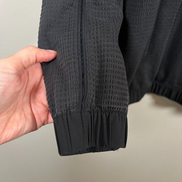 Lululemon Pack Light 1/2 Zip Pullover Jacket Size 4? Black Hiking Outdoor Active - Picture 4 of 11